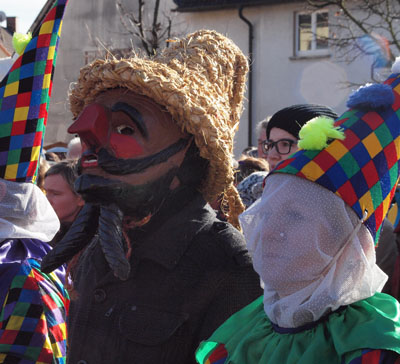 Basefraa und Wille Jöüd bei Oberelsbacher Maskenfastnacht