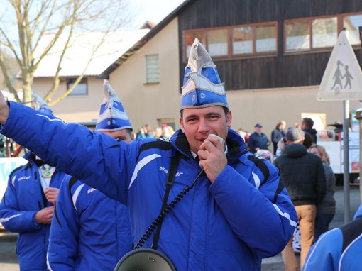 Kinderfasching und Beerdigung